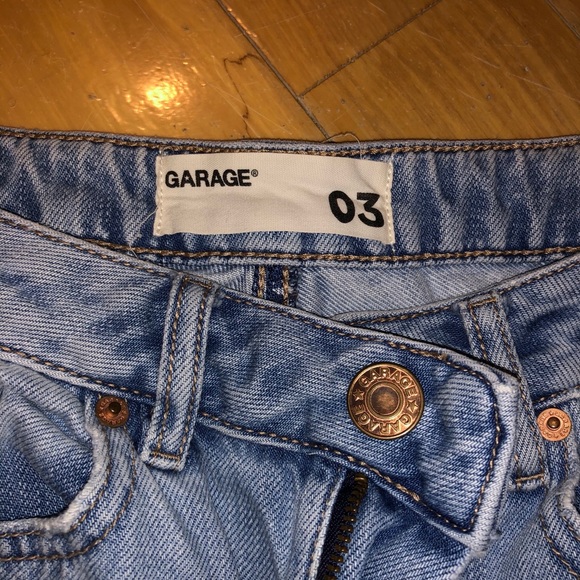 Ripped Mom Jeans - Picture 5 of 5